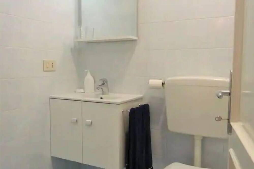 Appartamento intero, Bilocale rinnovato in condominio frontemare Lido dei Pini in Bibione, Provincia di Venezia