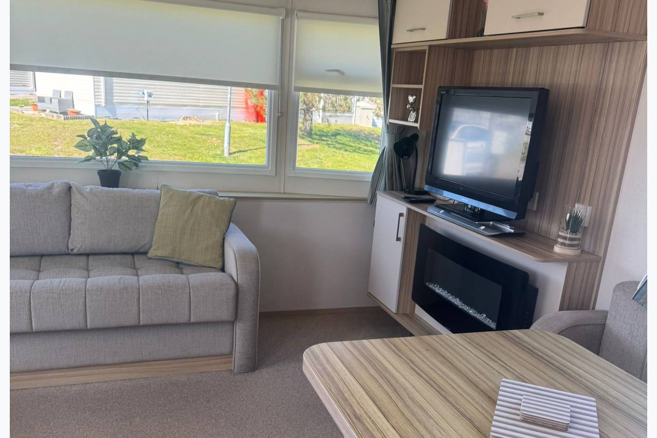 Caravan - Sleeps 6 - Parking in Lossiemouth, Moray