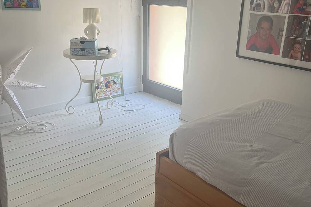 Chambres Dans Maison Neuve in Rhône