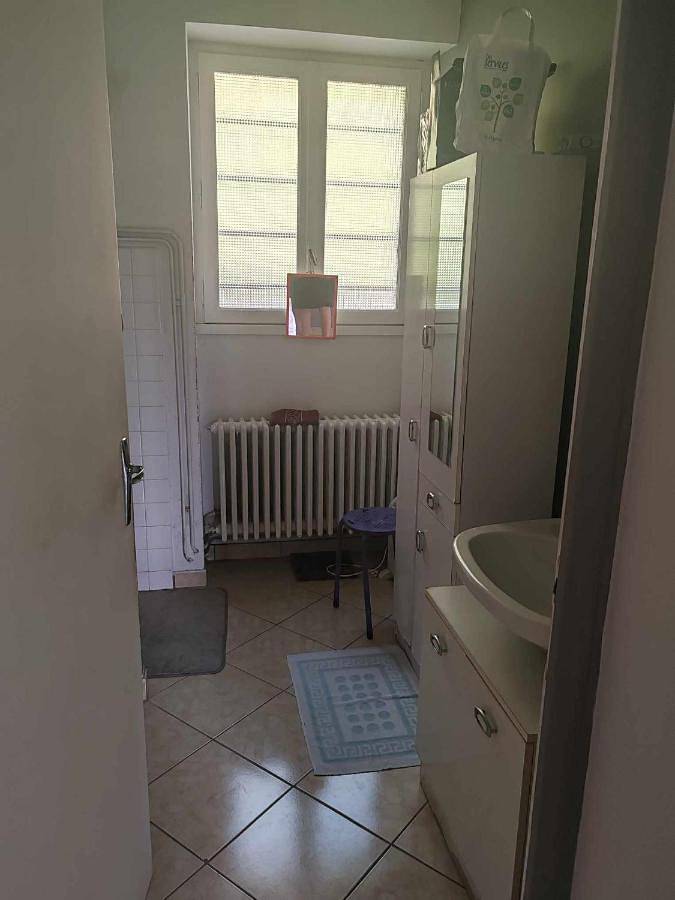 Gîte pour 6 personnes, avec piscine ainsi que terrasse et vue dans Gomméville