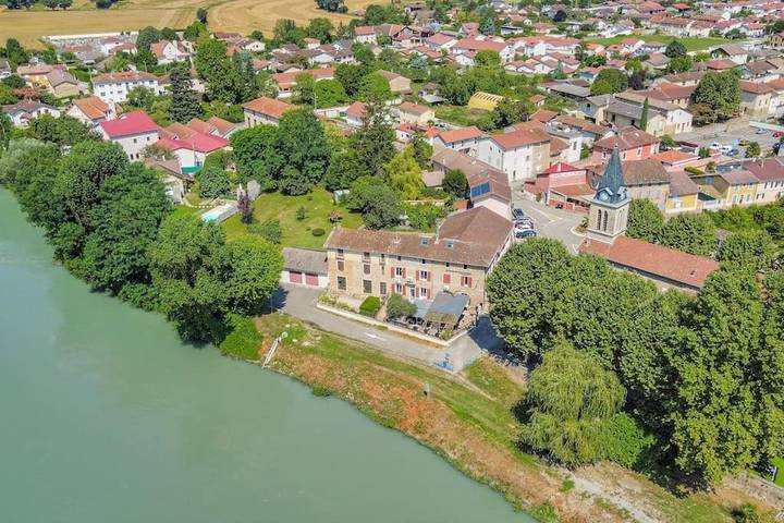 Gîte pour 2 personnes, avec terrasse et vue à Loyettes - 3