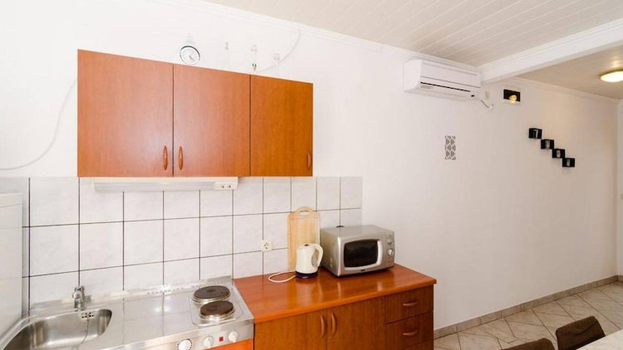 Ganze Ferienwohnung, Ferienwohnung für 5 Personen mit Balkon in Trpanj, Peljesac
