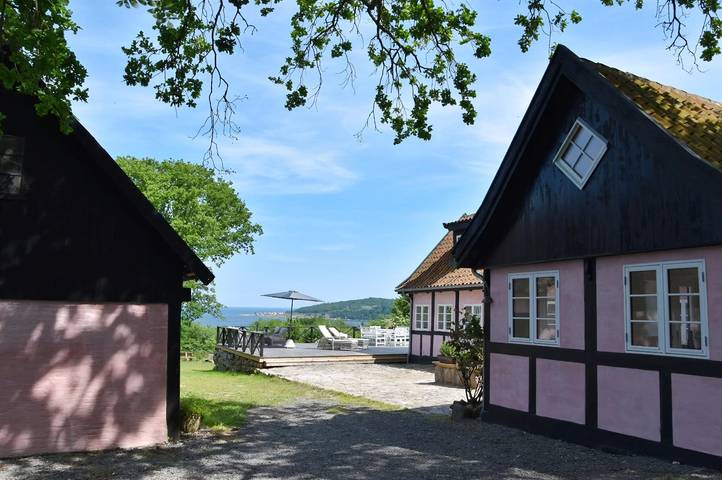 Feriehus for 8 personer, med terrasse, dyr tillatt i Gudhjem