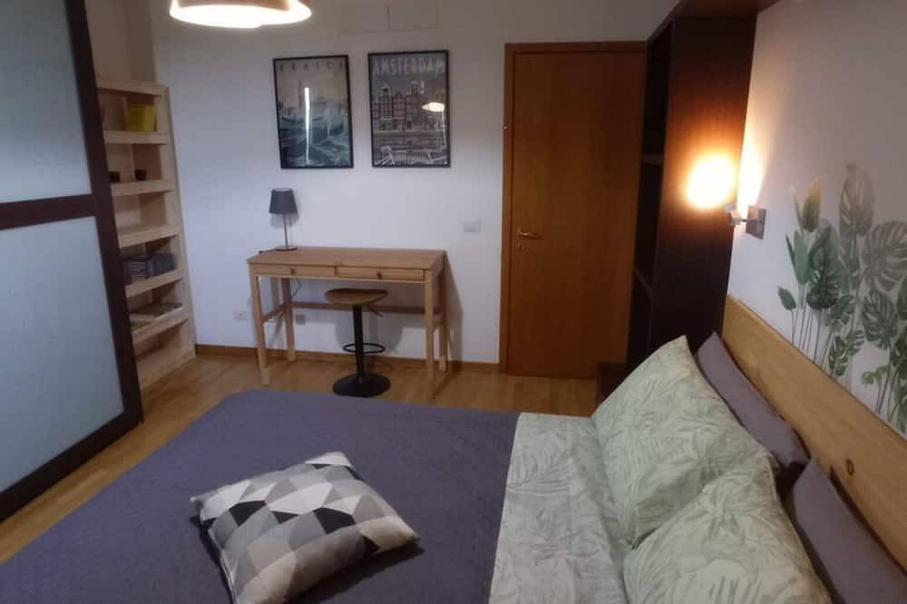 Entire apartment, Cozy one-bedroom apartment between town and hills. in Castelnuovo Rangone, Modena Province