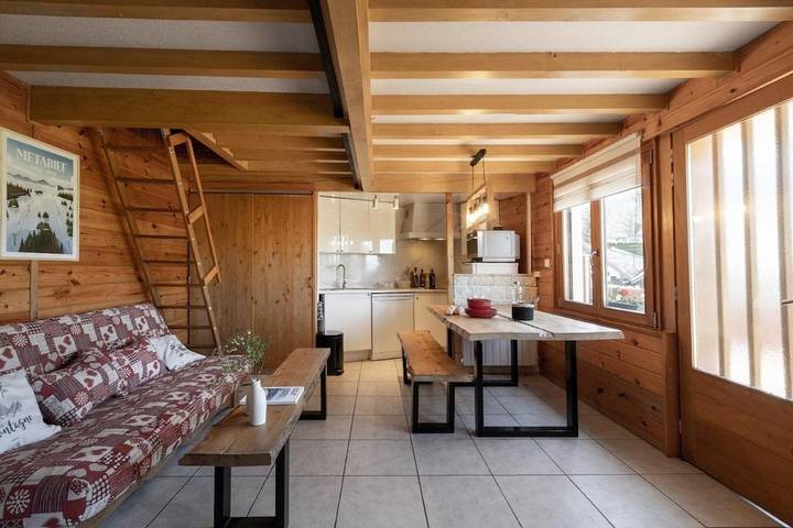 Location de vacances pour 11 personnes, avec terrasse ainsi que vue et jardin à Métabief - 4