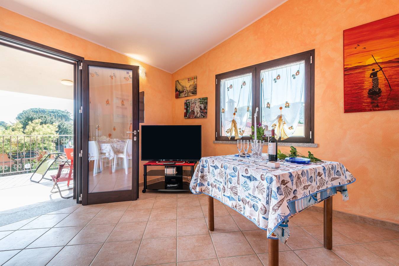 Casa vacanze 'Villetta Delfino' con vista sulle montagne, terrazza privata e giardino privato in Solanas, Comune di Sinnai