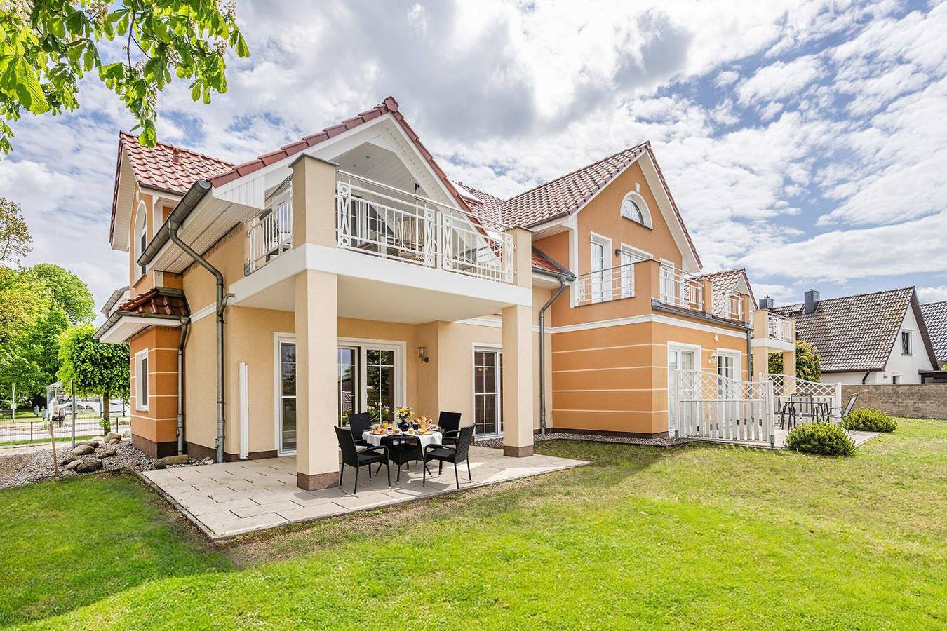 Apartamento entero, Familienfreundliche Ferienwohnung mit Terrasse &Wlan – strandnah in ruhiger Lage in Koserow, Bernsteinbäder