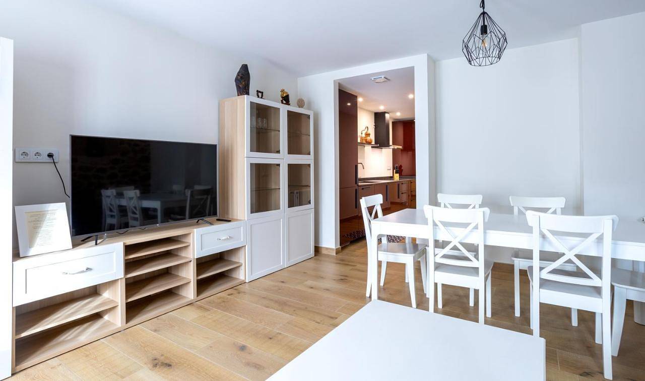 Apartment with Balcony in Treceño, Valdáliga