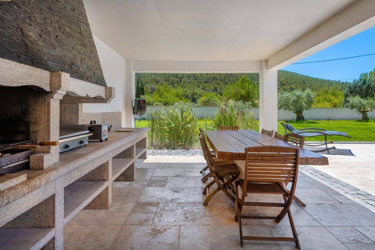 Villa with heated swimming pool, spa, gym and cinema in Cuges-les-Pins, Marseille region