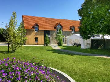 Gîte pour 64 personnes, avec jardin et piscine à Bacilly