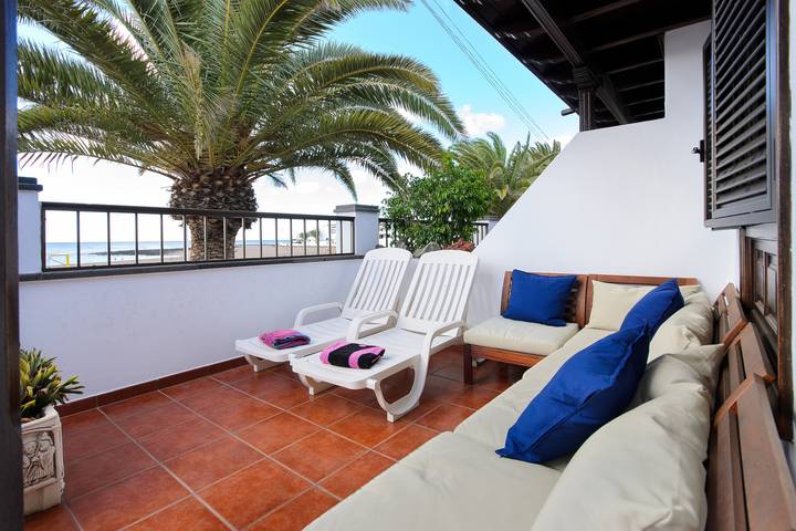 Schönes Ferienhaus "Salitre" nahe dem Strand mit Wlan, Balkon & Terrasse in Playa Honda, San Bartolomé