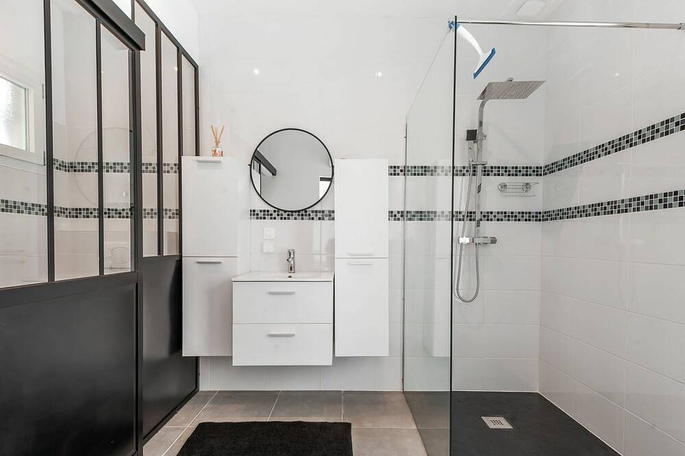Maison de vacances privée avec piscine privée, Wifi, climatisation, bain à remous, Tv, patio in Caumont-sur-Durance, Vaucluse