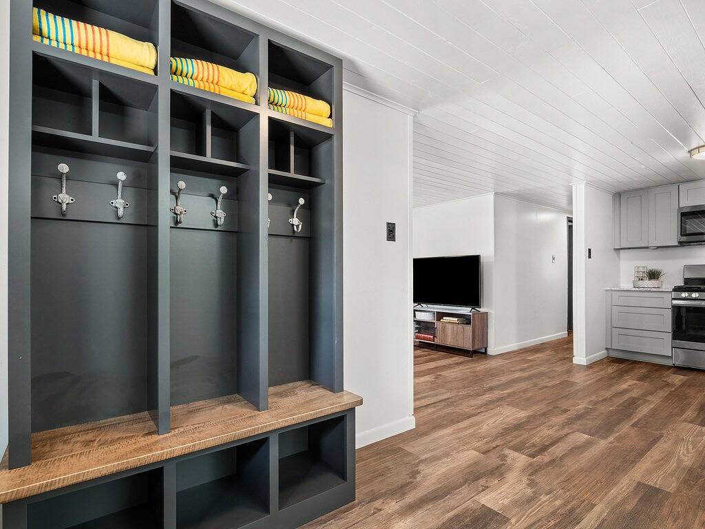 Pleasure Point Place Waterfront Cottage in Toledo Bend Reservoir