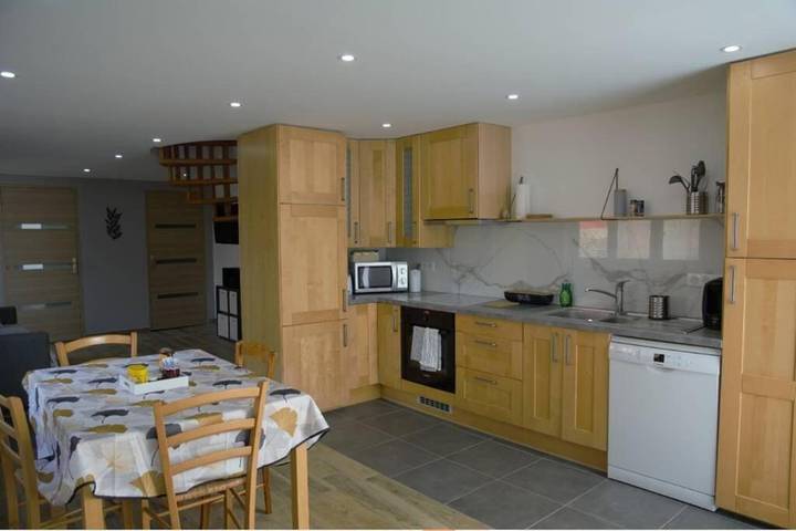 Location de vacances pour 7 personnes, avec jardin et piscine à Héricourt (Haute-Saône) - 4