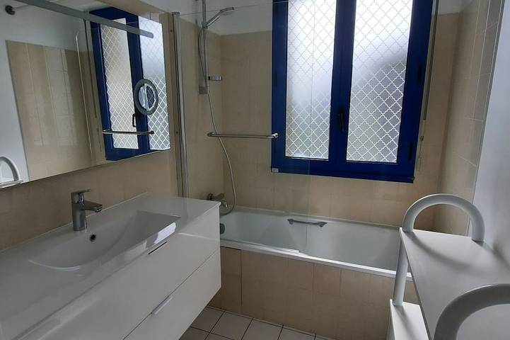 Gîte pour 4 personnes, avec terrasse et jardin dans Plage Kerleven - 3