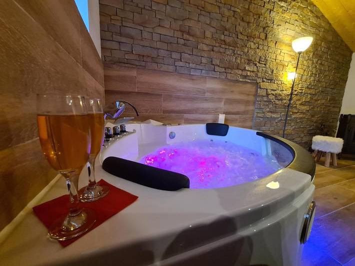 Location de vacances pour 2 personnes, avec jardin et jacuzzi à Pont-de-Larn - 3