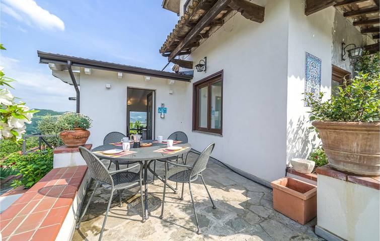 250 sq. ft. Apartment with Parking, Pool & Garden near Montemarzino in Montemarzino, Province d'Alexandrie