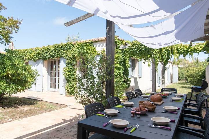 Location de vacances pour 13 personnes, avec jardin dans Plage Les Sables D Or