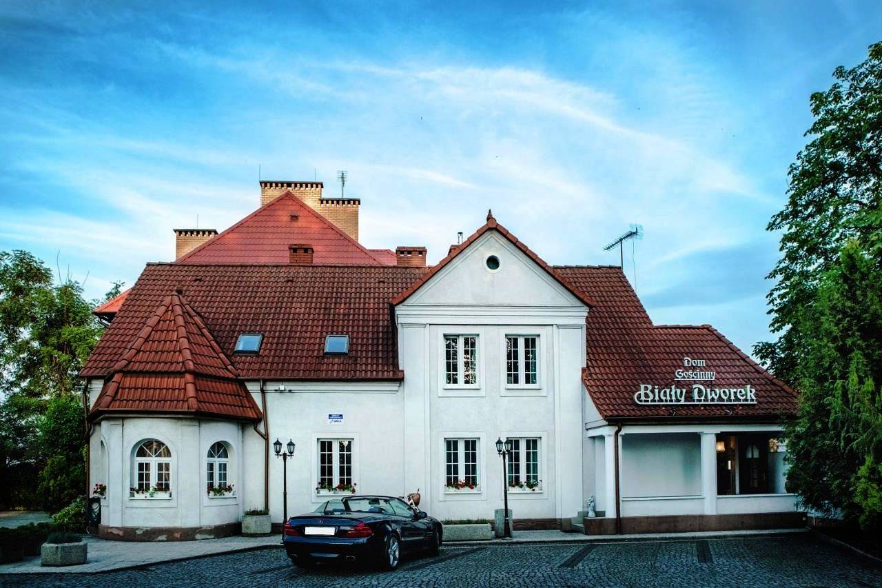 Dom Goscinny Bialy Dworek in Człuchów, Pomorze