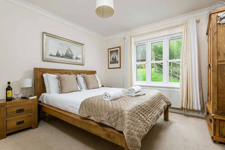 Mews Hill, 5 bedroom New Forest Holiday Cottage in Fordingbridge, Hampshire