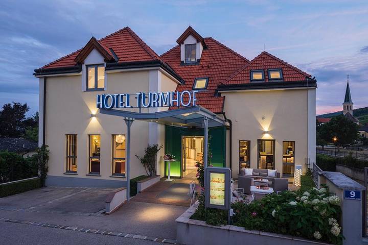 Hotel Turmhof - Wohlfühlzimmer zur Einzelbenutzung in Gumpoldskirchen, Bezirk Mödling