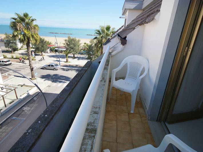 Ferienwohnung für 4 Personen, mit Balkon und Garten in San Benedetto del Tronto - 2