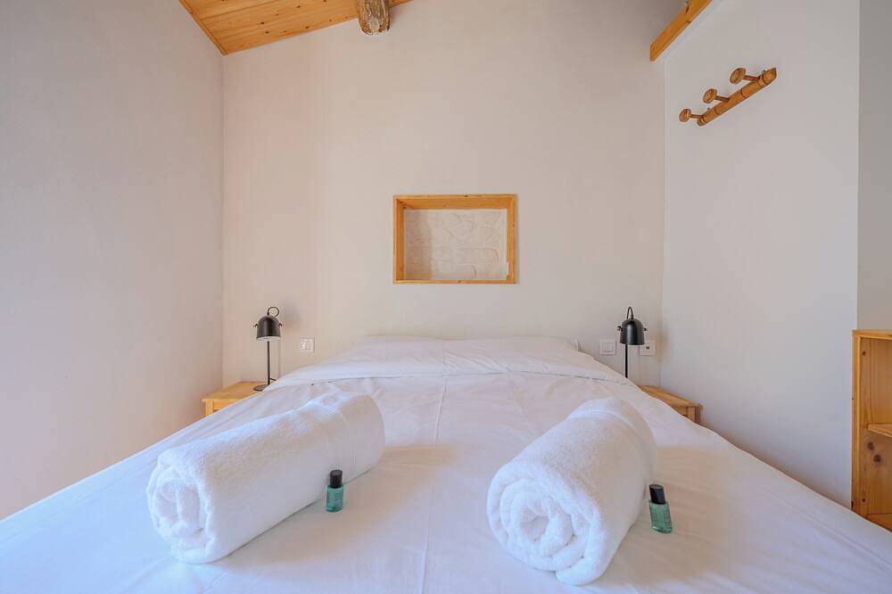 The Song of Venelles - House & its annex in Les Portes-en-Ré, Ile de Re