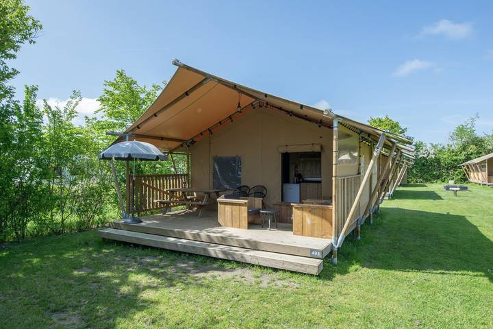 Camping für 4 Personen, mit Terrasse in Zeeland