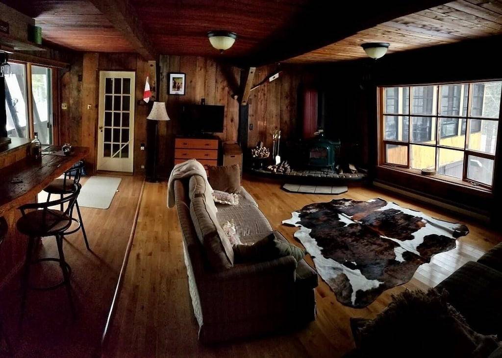 Serendipity Lodge - 200ft clear waterfront swimming! Zip Line, Hot Tub, Sauna! in Hastings Highlands, Ontario