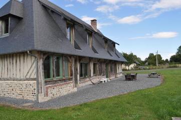 Gîte pour 6 personnes, avec piscine et jacuzzi, animaux acceptés à Conteville