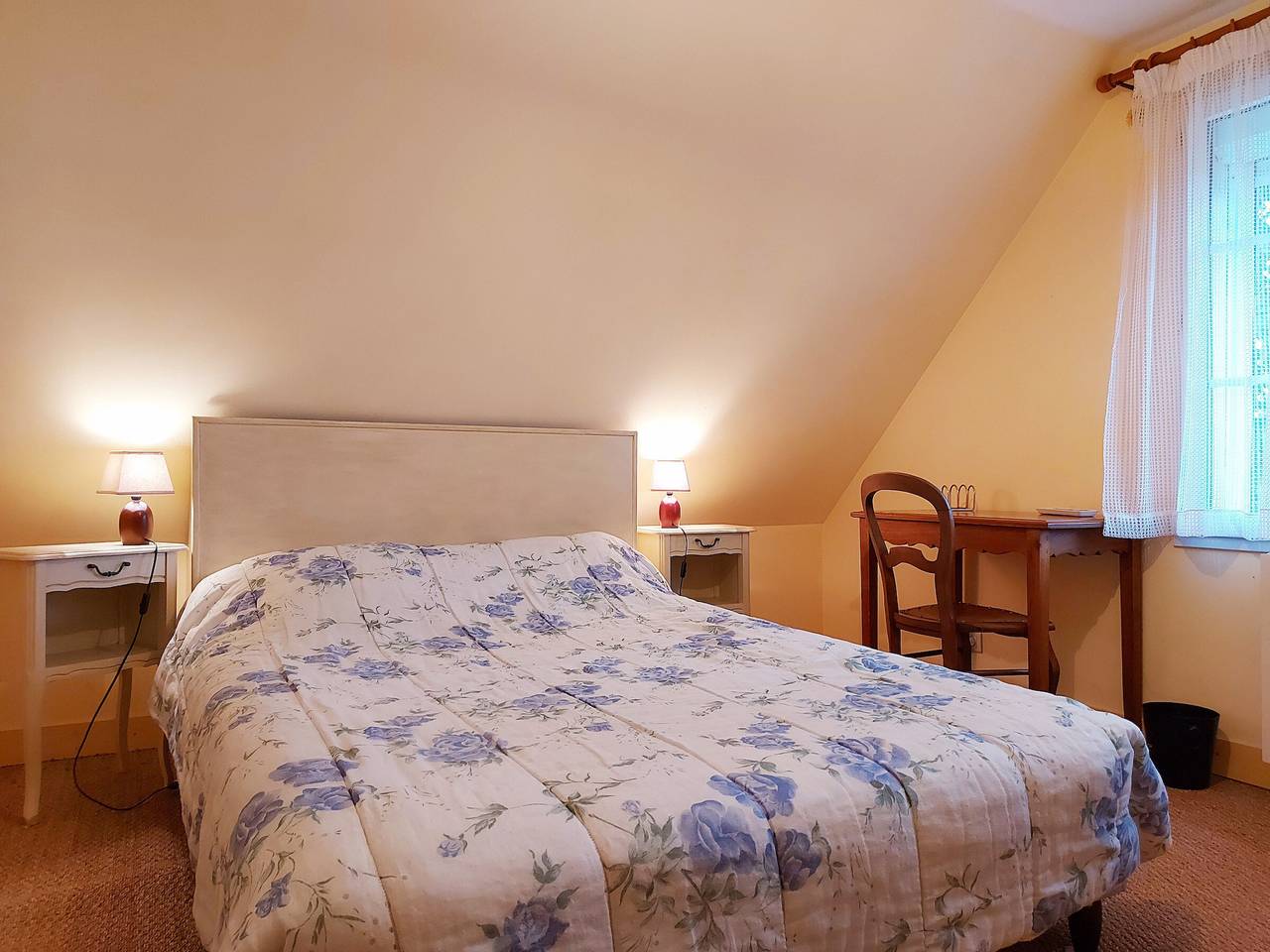 Maison Nature avec Salle de Jeux, Jardin Clos, et Wi-Fi à Dampierre-sous-Brou in Dampierre-sous-Brou, Région de Châteaudun