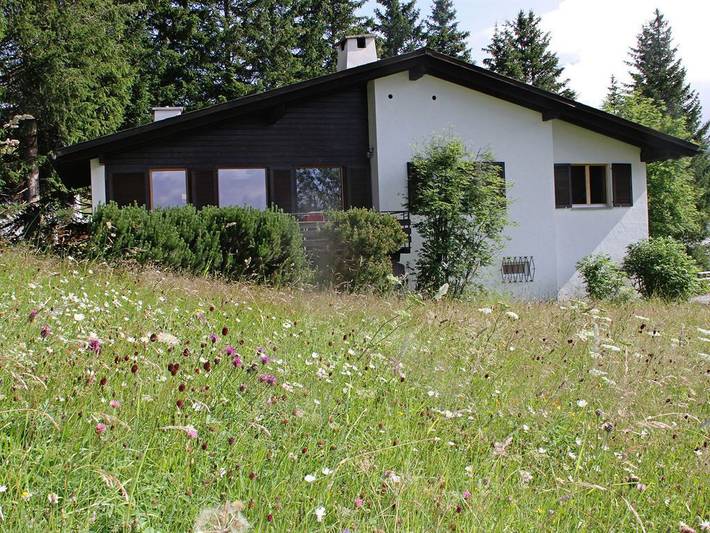 Ferienhaus für 8 Personen, mit Terrasse und Garten in der Lenzerheide