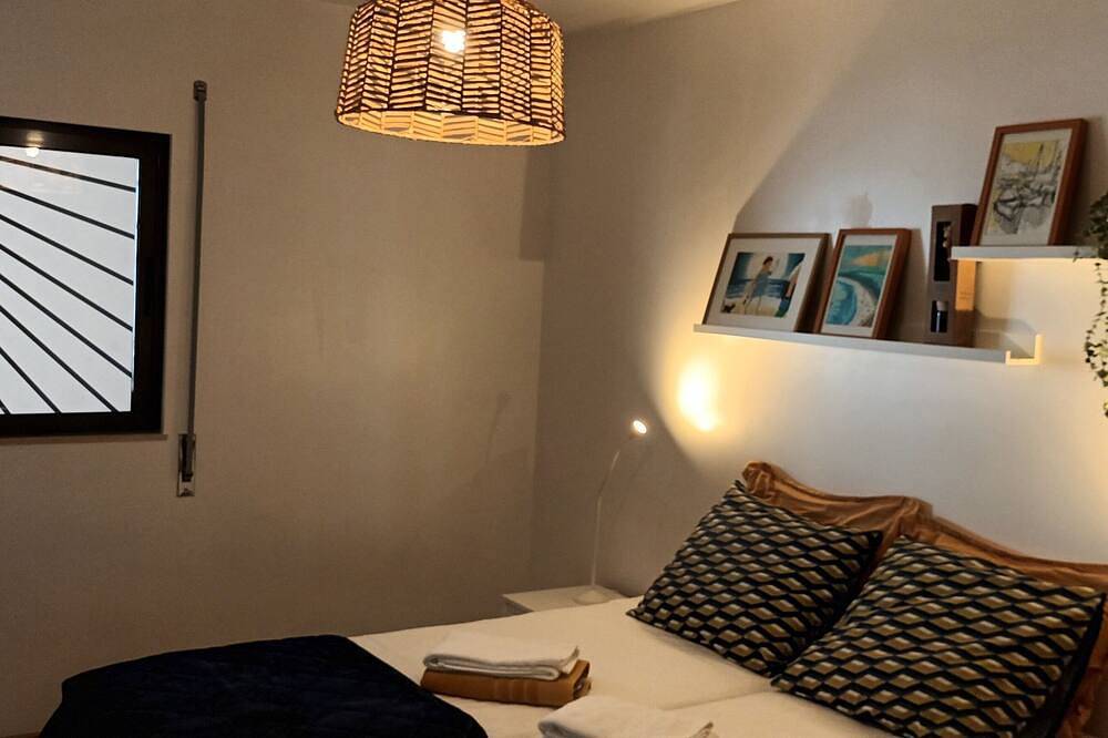 Entire apartment, In the centre of Olhão, Parking, Pool, Bbq, A/C, 3 min walk from the Pier in Olhão, Parque Natural da Ria Formosa