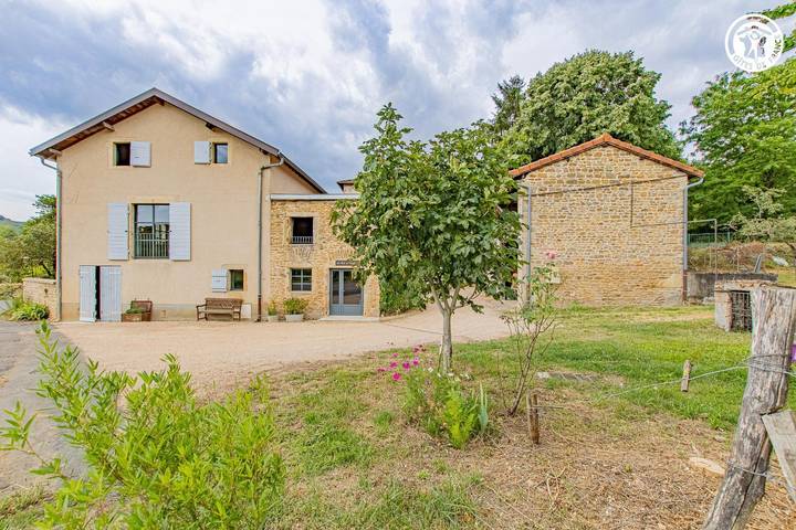 Gîte pour 6 personnes, avec Jardin