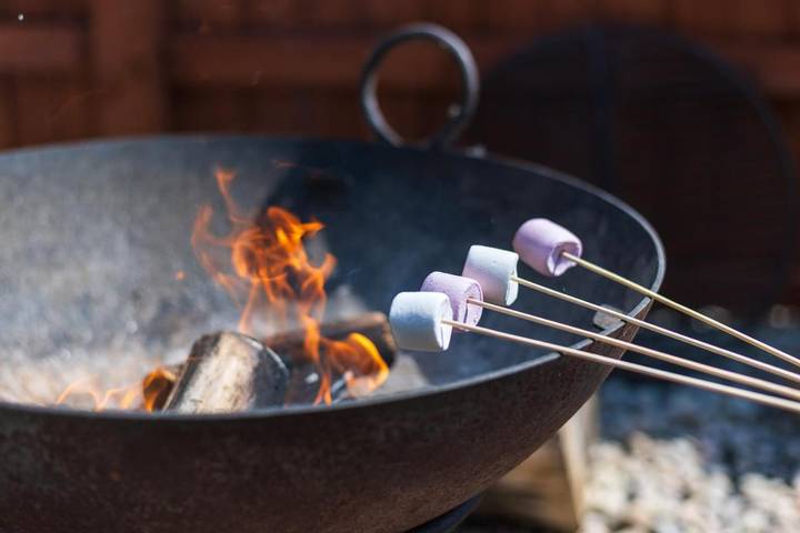 Camping for 6 people, with view and garden, with pets in Kent