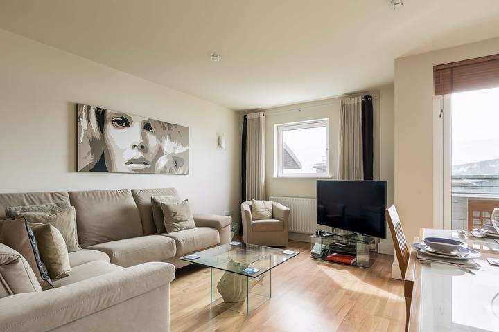 Entire apartment, Crow's Nest - Directly on Poole Quay in Poole, Poole Harbour
