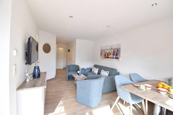 Ferienwohnung für 4 Personen, mit Terrasse und Garten in Norden - 2