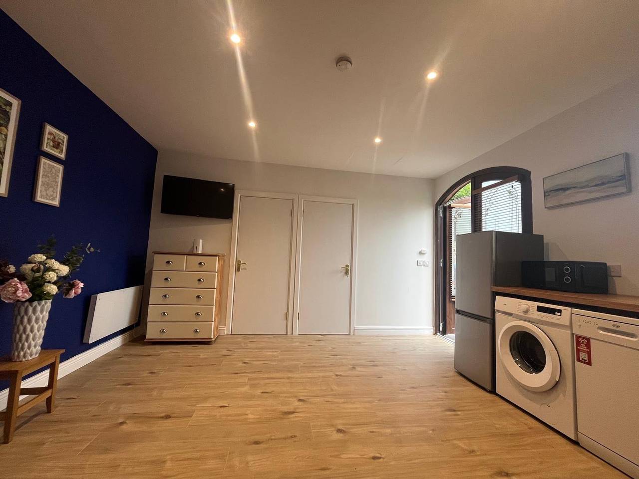 1-Bed Cosy Cottage near Emerald Park - Sleeps 5 in Rathoath, County Meath