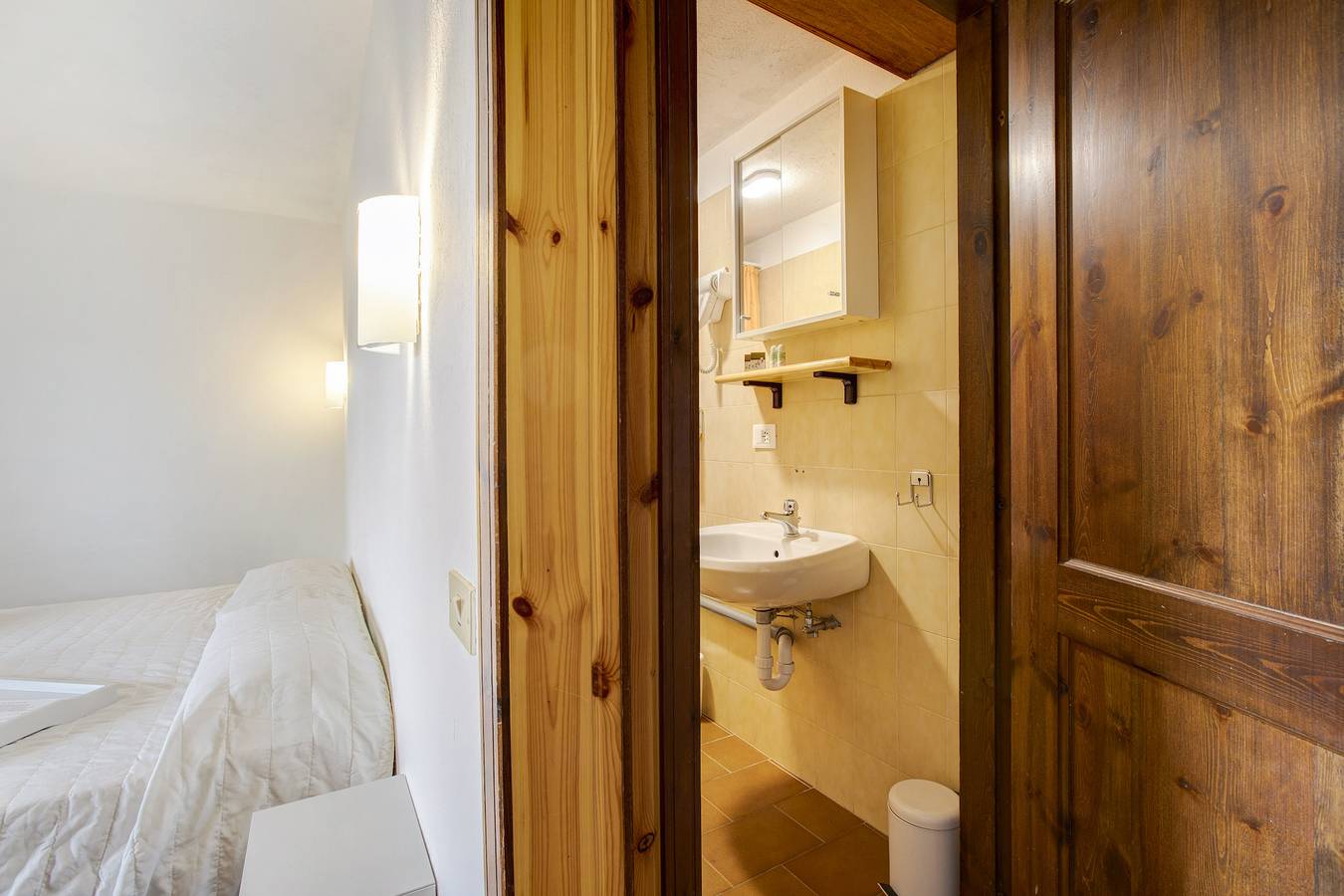 Room “Grolla” – Intimacy and Tranquility in Comune di Saint-Pierre, Wallisian Alps