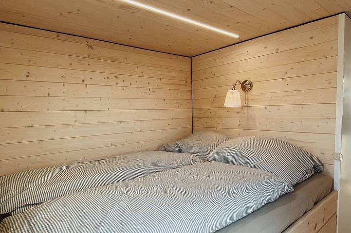 Gemütliches und romantisches Hausboot in bester Lage mit Kamin und Sauna. in Brandenburg an der Havel