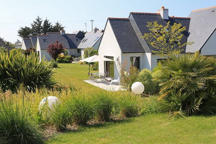 Gîte pour 6 personnes, avec Terrasse et Jardin ainsi que Piscine et Sauna