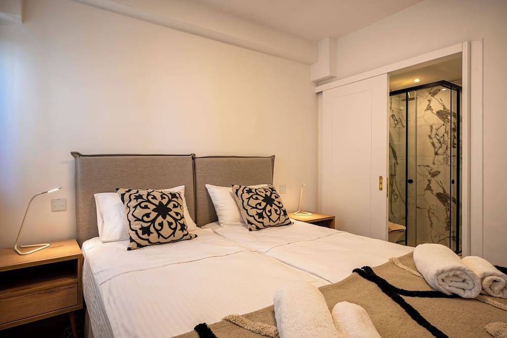 Ganze Wohnung, Glaucus, Amphimatrion Luxury Apt with hot tub & common pool, 750m to the beach in Kalyves, Chania und Umgebung