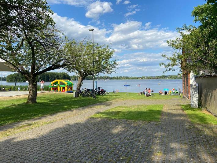 Ferienhaus für 6 Personen, mit Terrasse und Garten sowie Ausblick in Schwielochsee