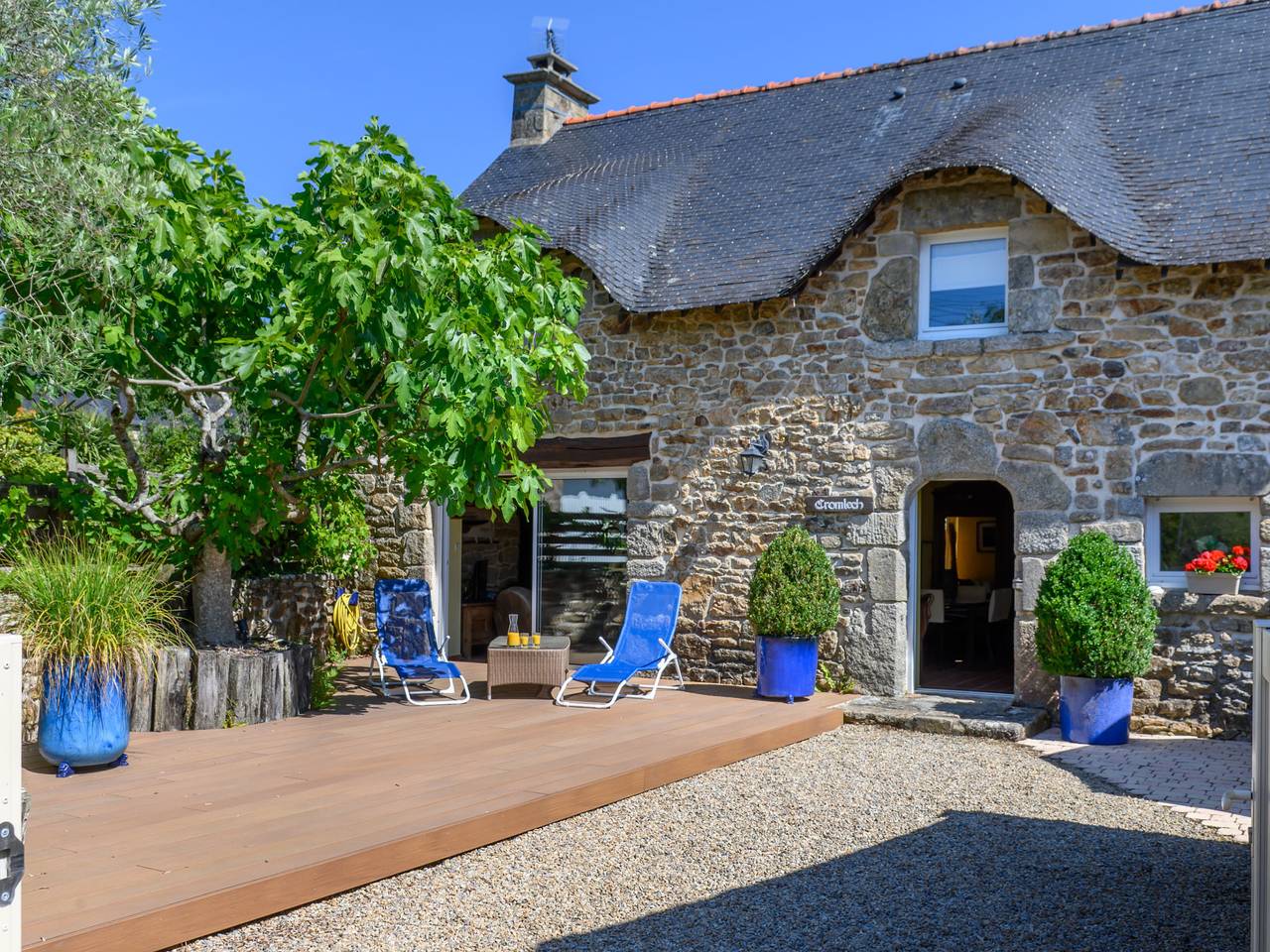 Cromlech'Dek in Plougoumelen, Côte des Mégalithes