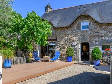 Gîte pour 10 personnes, avec terrasse et jardin à Plougoumelen