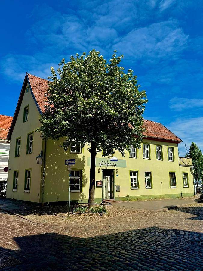 Ferienwohnung für 6 Personen, mit Balkon und Terrasse sowie Seeblick und Ausblick in Stralsund - 3