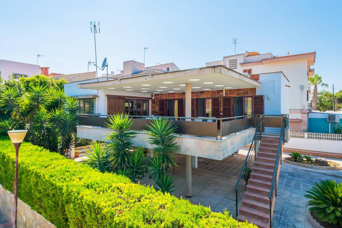 Elianto - Wonderful beach house near the sea with several furnished terraces perfect to enjoy the good weather. Free Wifi. in Can Picafort, Santa Margalida