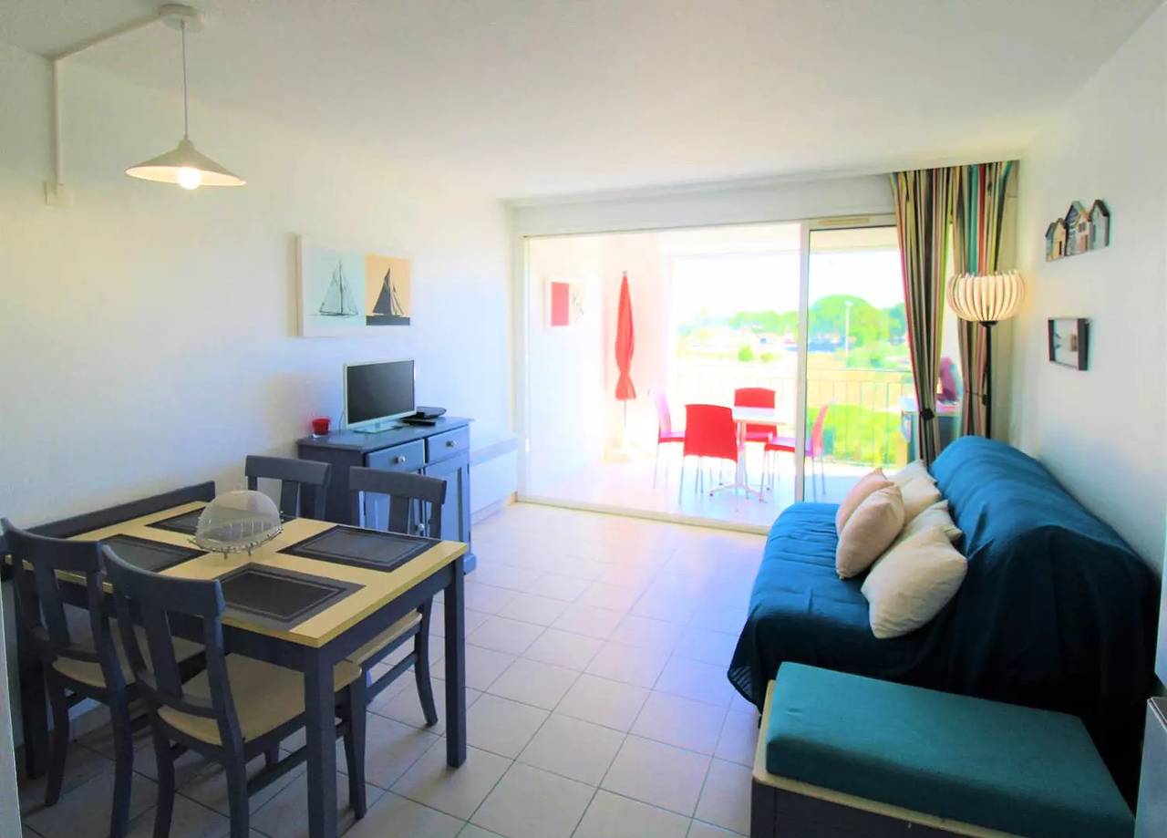 Apartamento entero, Aplica 4 personas con piscina y acceso directo a la playa en los Marines de Gassin in Port Cogolin, Gassin