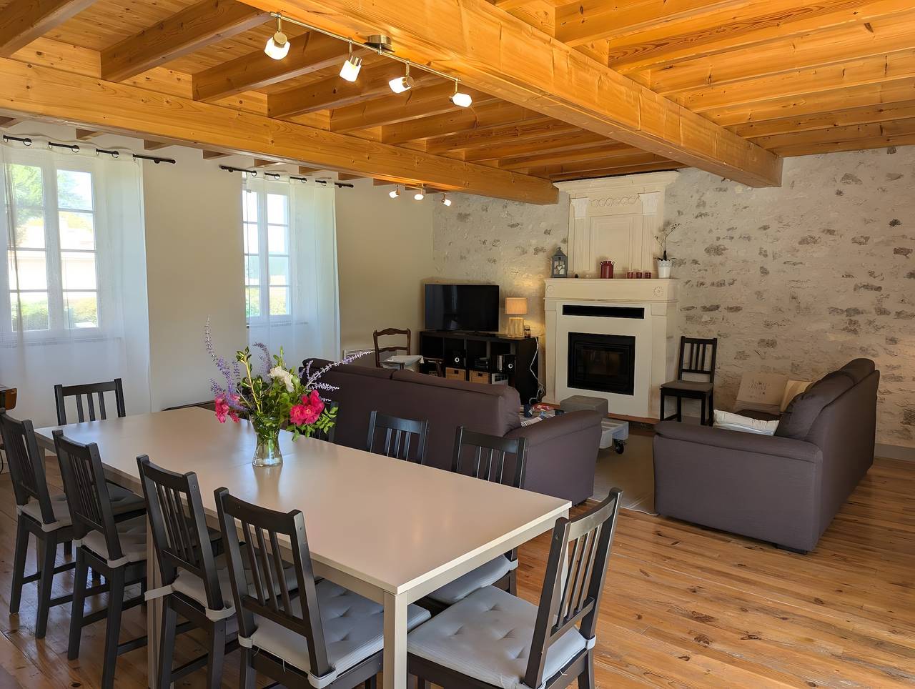 Ferienhaus 'La Bonne Chauffe - Serpentin' mit Gemeinschaftspool, privater Terrasse und Wi-Fi in Verrières (Charente), Charente