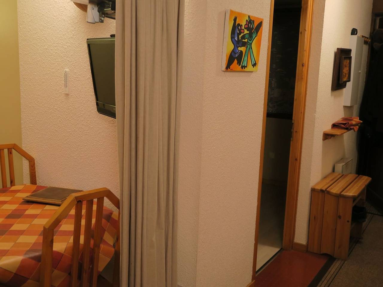 Entire apartment, Cozy 3-Room Apartment for 6 with Mountain Views, Near Ski Lifts in Petit-Châtel in Châtel, Les Portes du Soleil